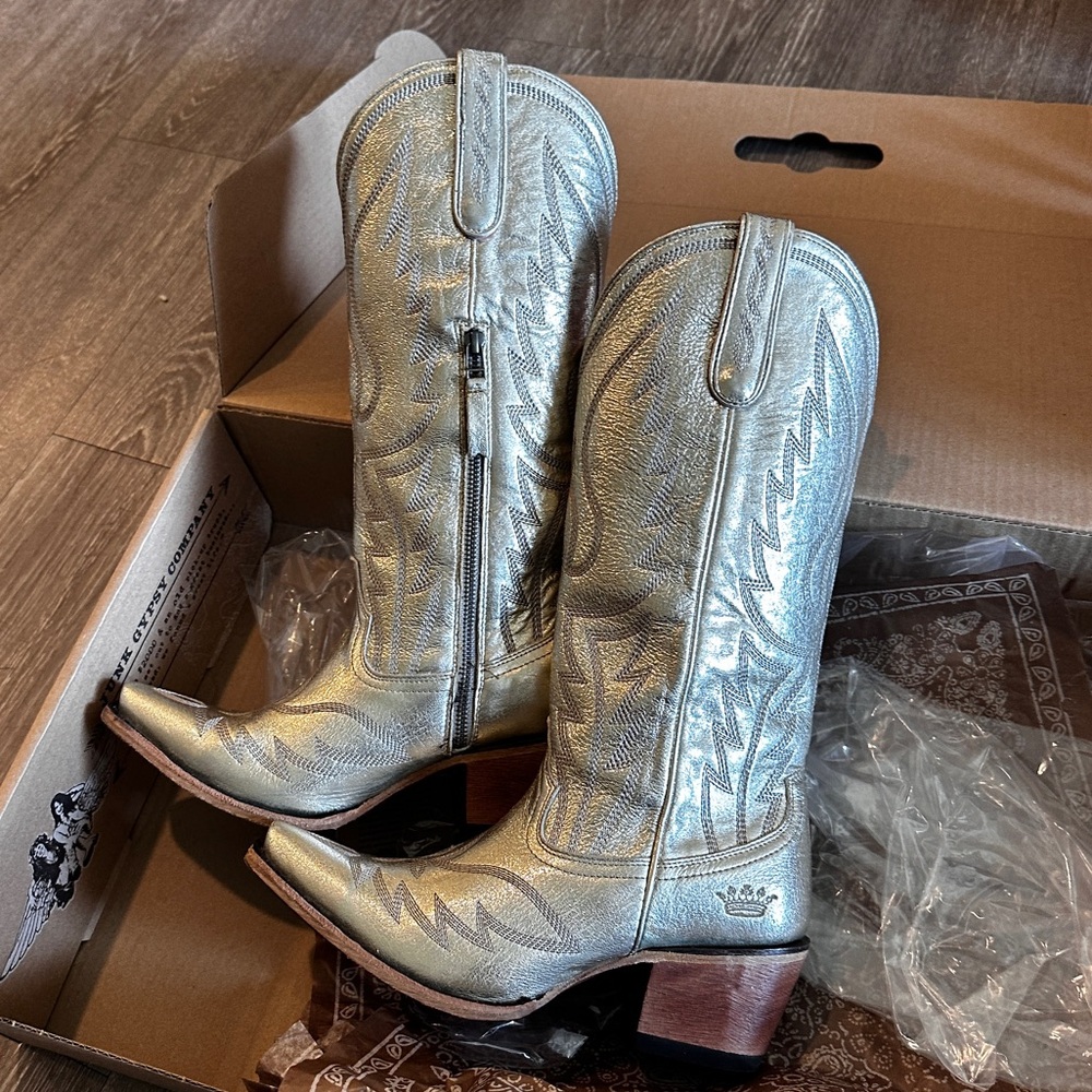Junk Gypsy - Champagne Cowboy Boots - Size 9.5